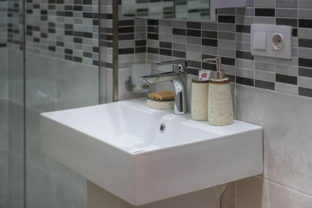 Gg Home - Cozy 2-Bedroom Apartment On Pekini Avenue 第比利斯 0*,