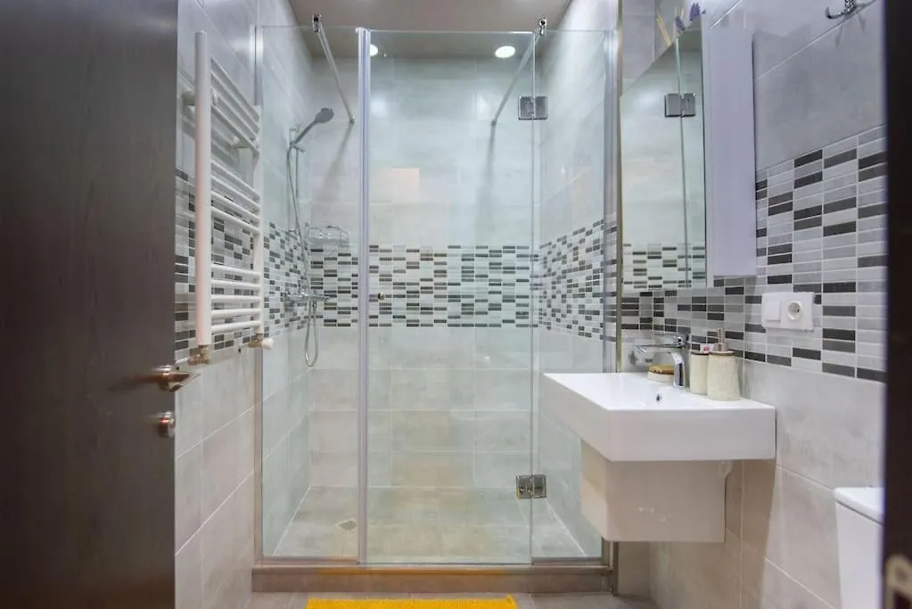 Gg Home - Cozy 2-Bedroom Apartment On Pekini Avenue 第比利斯